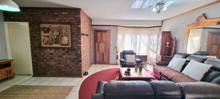 3 Bedroom Property for Sale in Langenhovenpark Free State